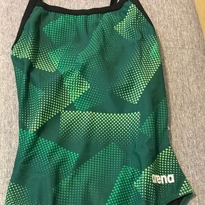 Arena Women’s Swimsuit NWT Size 34